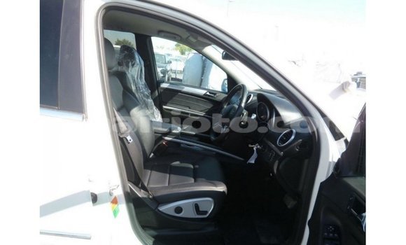 Acheter Import Voiture Mercedes-Benz 190 (W201) Blanc à Import - Dubai, Artibonite Acheter Import Voiture Mercedes-Benz 190 (W201) Blanc à Import - Dubai, Artibonite