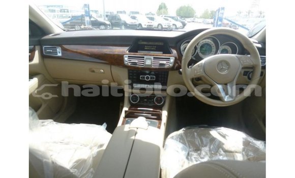 Acheter Import Voiture Mercedes-Benz 190 (W201) Blanc à Import - Dubai, Artibonite Acheter Import Voiture Mercedes-Benz 190 (W201) Blanc à Import - Dubai, Artibonite