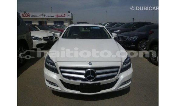 Acheter Import Voiture Mercedes-Benz 190 (W201) Blanc à Import - Dubai, Artibonite Acheter Import Voiture Mercedes-Benz 190 (W201) Blanc à Import - Dubai, Artibonite