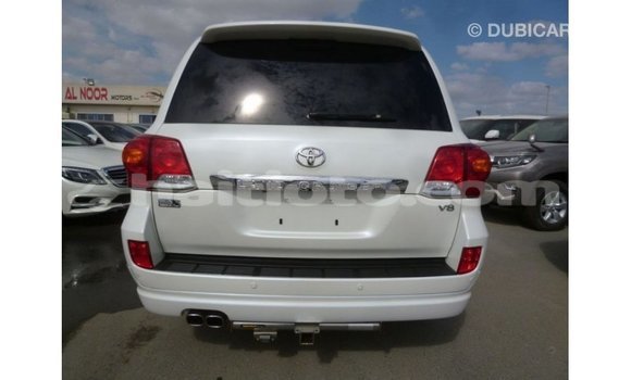 Acheter Import Voiture Toyota Land Cruiser Blanc à Import - Dubai, Artibonite Acheter Import Voiture Toyota Land Cruiser Blanc à Import - Dubai, Artibonite