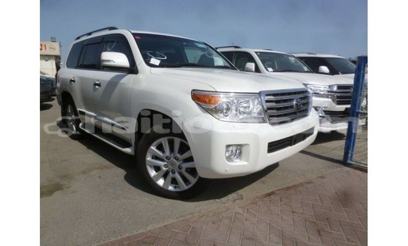 Acheter Import Voiture Toyota Land Cruiser Blanc à Import - Dubai, Artibonite Acheter Import Voiture Toyota Land Cruiser Blanc à Import - Dubai, Artibonite