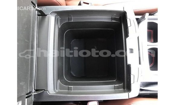 Acheter Import Voiture Toyota Land Cruiser Noir à Import - Dubai, Artibonite Acheter Import Voiture Toyota Land Cruiser Noir à Import - Dubai, Artibonite