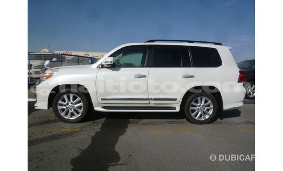 Acheter Import Voiture Toyota Land Cruiser Blanc à Import - Dubai, Artibonite Acheter Import Voiture Toyota Land Cruiser Blanc à Import - Dubai, Artibonite