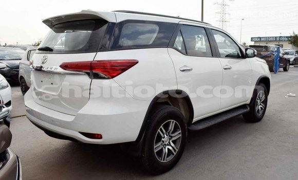 Acheter Import Voiture Toyota Fortuner Blanc à Import - Dubai, Artibonite Acheter Import Voiture Toyota Fortuner Blanc à Import - Dubai, Artibonite