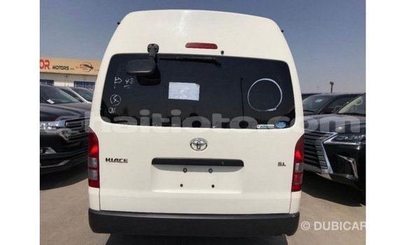 Acheter Import Voiture Toyota Hiace Blanc à Import - Dubai, Artibonite Acheter Import Voiture Toyota Hiace Blanc à Import - Dubai, Artibonite