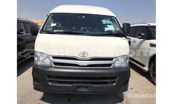 Acheter Import Voiture Toyota Hiace Blanc à Import - Dubai, Artibonite Acheter Import Voiture Toyota Hiace Blanc à Import - Dubai, Artibonite