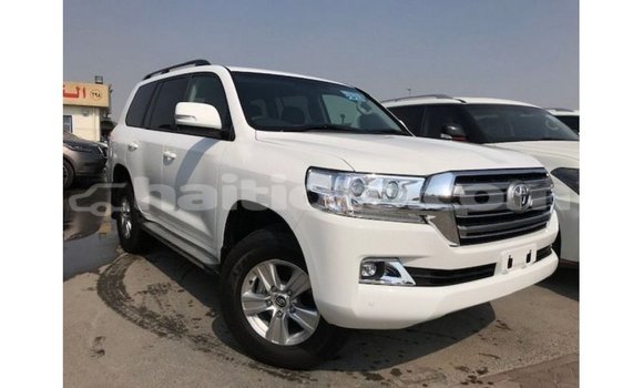Acheter Import Voiture Toyota Land Cruiser Blanc à Import - Dubai, Artibonite Acheter Import Voiture Toyota Land Cruiser Blanc à Import - Dubai, Artibonite