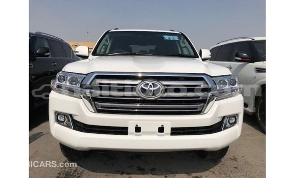 Acheter Import Voiture Toyota Land Cruiser Blanc à Import - Dubai, Artibonite Acheter Import Voiture Toyota Land Cruiser Blanc à Import - Dubai, Artibonite