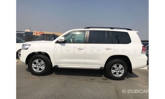 Acheter Import Voiture Toyota Land Cruiser Blanc à Import - Dubai, Artibonite Acheter Import Voiture Toyota Land Cruiser Blanc à Import - Dubai, Artibonite
