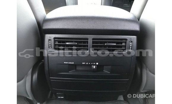 Acheter Import Voiture Toyota Land Cruiser Blanc à Import - Dubai, Artibonite Acheter Import Voiture Toyota Land Cruiser Blanc à Import - Dubai, Artibonite