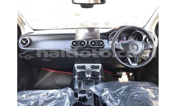 Acheter Import Voiture Mercedes-Benz 250 Noir à Import - Dubai, Artibonite Acheter Import Voiture Mercedes-Benz 250 Noir à Import - Dubai, Artibonite