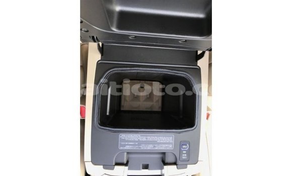 Acheter Import Voiture Toyota Land Cruiser Noir à Import - Dubai, Artibonite Acheter Import Voiture Toyota Land Cruiser Noir à Import - Dubai, Artibonite