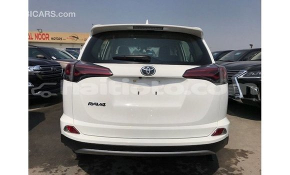 Acheter Import Voiture Toyota 4Runner Blanc à Import - Dubai, Artibonite Acheter Import Voiture Toyota 4Runner Blanc à Import - Dubai, Artibonite