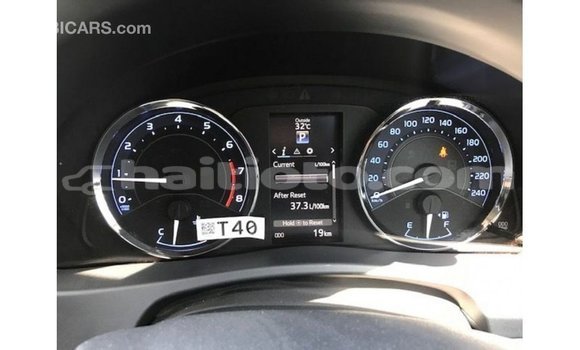 Acheter Import Voiture Toyota Corolla Blanc à Import - Dubai, Artibonite Acheter Import Voiture Toyota Corolla Blanc à Import - Dubai, Artibonite