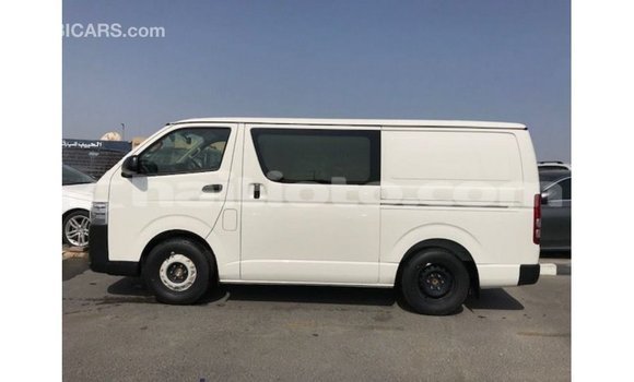 Acheter Import Voiture Toyota Hiace Blanc à Import - Dubai, Artibonite Acheter Import Voiture Toyota Hiace Blanc à Import - Dubai, Artibonite