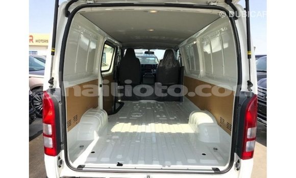Acheter Import Voiture Toyota Hiace Blanc à Import - Dubai, Artibonite Acheter Import Voiture Toyota Hiace Blanc à Import - Dubai, Artibonite