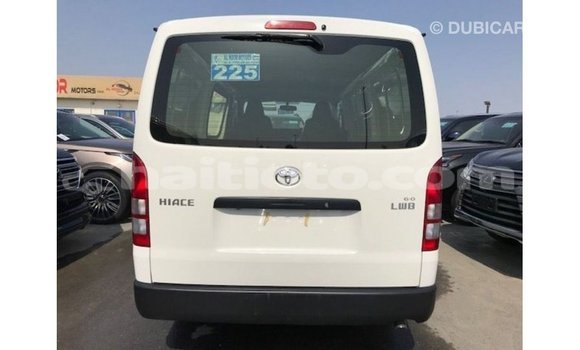 Acheter Import Voiture Toyota Hiace Blanc à Import - Dubai, Artibonite Acheter Import Voiture Toyota Hiace Blanc à Import - Dubai, Artibonite