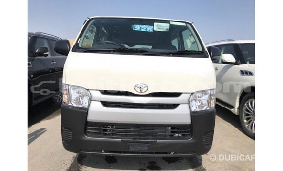 Acheter Import Voiture Toyota Hiace Blanc à Import - Dubai, Artibonite Acheter Import Voiture Toyota Hiace Blanc à Import - Dubai, Artibonite