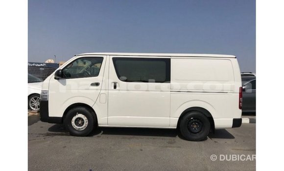 Acheter Import Voiture Toyota Hiace Blanc à Import - Dubai, Artibonite Acheter Import Voiture Toyota Hiace Blanc à Import - Dubai, Artibonite