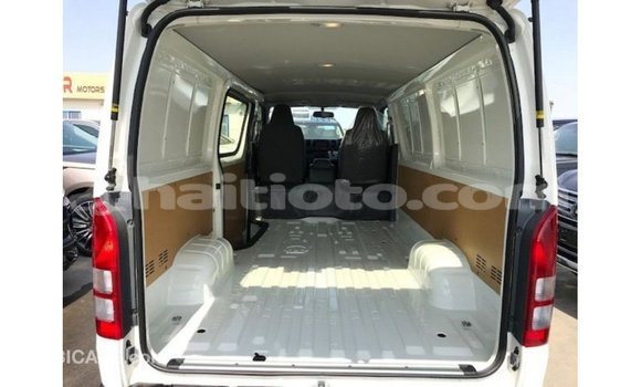 Acheter Import Voiture Toyota Hiace Blanc à Import - Dubai, Artibonite Acheter Import Voiture Toyota Hiace Blanc à Import - Dubai, Artibonite