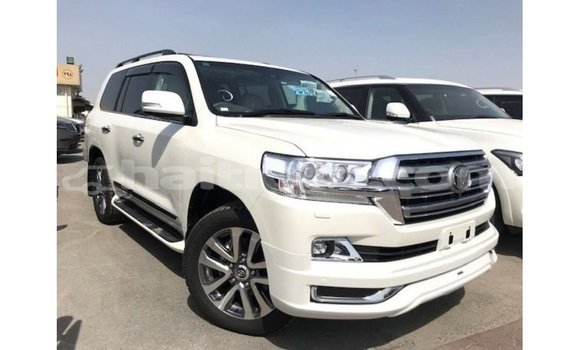 Acheter Import Voiture Toyota Land Cruiser Blanc à Import - Dubai, Artibonite Acheter Import Voiture Toyota Land Cruiser Blanc à Import - Dubai, Artibonite