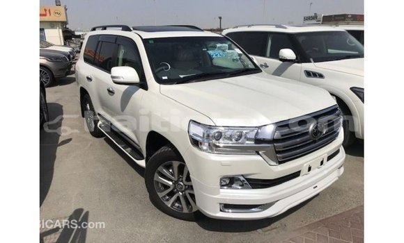 Acheter Import Voiture Toyota Land Cruiser Blanc à Import - Dubai, Artibonite Acheter Import Voiture Toyota Land Cruiser Blanc à Import - Dubai, Artibonite