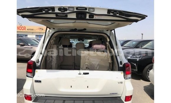 Acheter Import Voiture Toyota Land Cruiser Blanc à Import - Dubai, Artibonite Acheter Import Voiture Toyota Land Cruiser Blanc à Import - Dubai, Artibonite