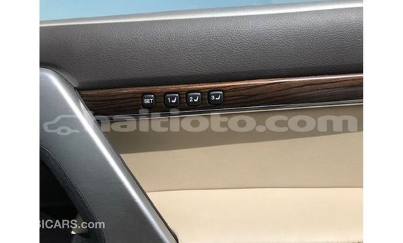 Acheter Import Voiture Toyota Land Cruiser Blanc à Import - Dubai, Artibonite Acheter Import Voiture Toyota Land Cruiser Blanc à Import - Dubai, Artibonite