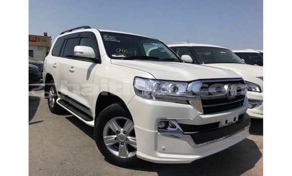 Acheter Import Voiture Toyota Land Cruiser Blanc à Import - Dubai, Artibonite Acheter Import Voiture Toyota Land Cruiser Blanc à Import - Dubai, Artibonite