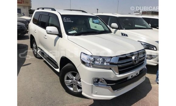 Acheter Import Voiture Toyota Land Cruiser Blanc à Import - Dubai, Artibonite Acheter Import Voiture Toyota Land Cruiser Blanc à Import - Dubai, Artibonite