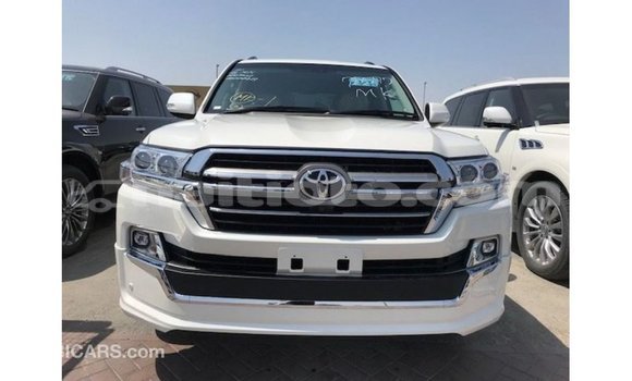 Acheter Import Voiture Toyota Land Cruiser Blanc à Import - Dubai, Artibonite Acheter Import Voiture Toyota Land Cruiser Blanc à Import - Dubai, Artibonite