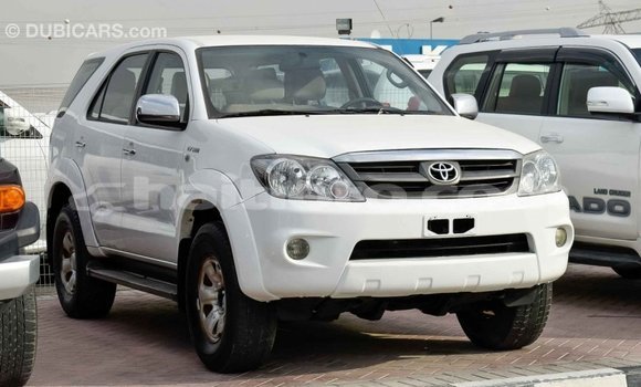 Acheter Import Voiture Toyota Fortuner Blanc à Import - Dubai, Artibonite Acheter Import Voiture Toyota Fortuner Blanc à Import - Dubai, Artibonite
