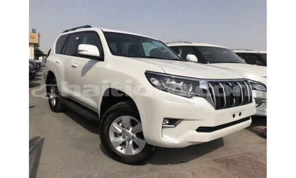 Acheter Import Voiture Toyota Prado Blanc à Import - Dubai, Artibonite Acheter Import Voiture Toyota Prado Blanc à Import - Dubai, Artibonite