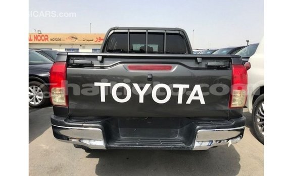Acheter Import Voiture Toyota Hilux Noir à Import - Dubai, Artibonite Acheter Import Voiture Toyota Hilux Noir à Import - Dubai, Artibonite