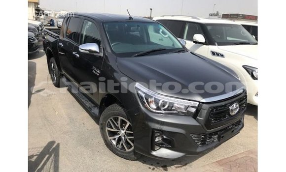 Acheter Import Voiture Toyota Hilux Noir à Import - Dubai, Artibonite Acheter Import Voiture Toyota Hilux Noir à Import - Dubai, Artibonite