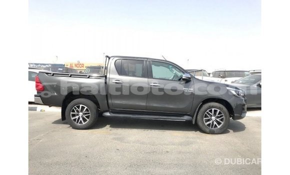 Acheter Import Voiture Toyota Hilux Noir à Import - Dubai, Artibonite Acheter Import Voiture Toyota Hilux Noir à Import - Dubai, Artibonite