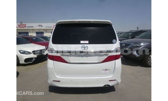 Acheter Import Voiture Toyota Vellfire Blanc à Import - Dubai, Artibonite Acheter Import Voiture Toyota Vellfire Blanc à Import - Dubai, Artibonite