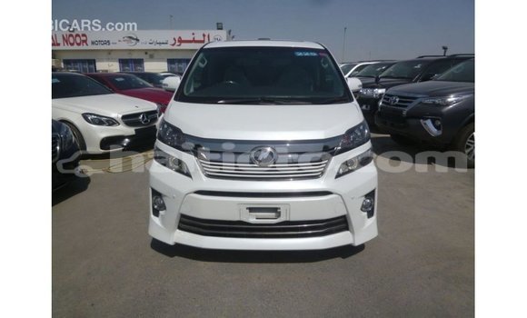 Acheter Import Voiture Toyota Vellfire Blanc à Import - Dubai, Artibonite Acheter Import Voiture Toyota Vellfire Blanc à Import - Dubai, Artibonite