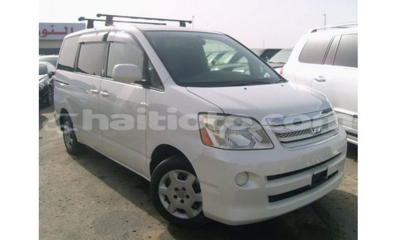 Acheter Import Voiture Toyota Noah Blanc à Import - Dubai, Artibonite Acheter Import Voiture Toyota Noah Blanc à Import - Dubai, Artibonite