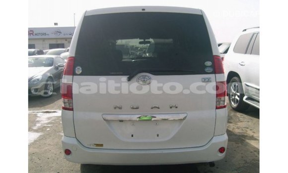 Acheter Import Voiture Toyota Noah Blanc à Import - Dubai, Artibonite Acheter Import Voiture Toyota Noah Blanc à Import - Dubai, Artibonite