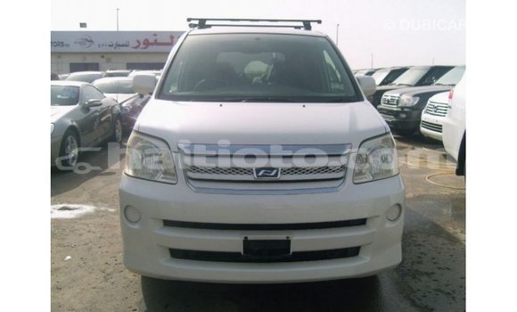 Acheter Import Voiture Toyota Noah Blanc à Import - Dubai, Artibonite Acheter Import Voiture Toyota Noah Blanc à Import - Dubai, Artibonite