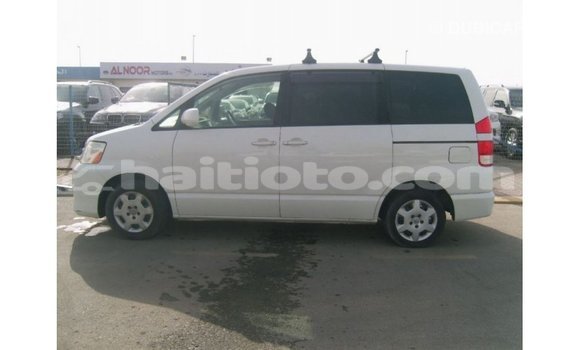 Acheter Import Voiture Toyota Noah Blanc à Import - Dubai, Artibonite Acheter Import Voiture Toyota Noah Blanc à Import - Dubai, Artibonite