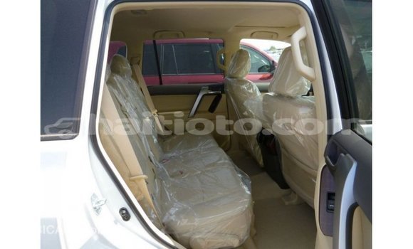 Acheter Import Voiture Toyota Prado Blanc à Import - Dubai, Artibonite Acheter Import Voiture Toyota Prado Blanc à Import - Dubai, Artibonite