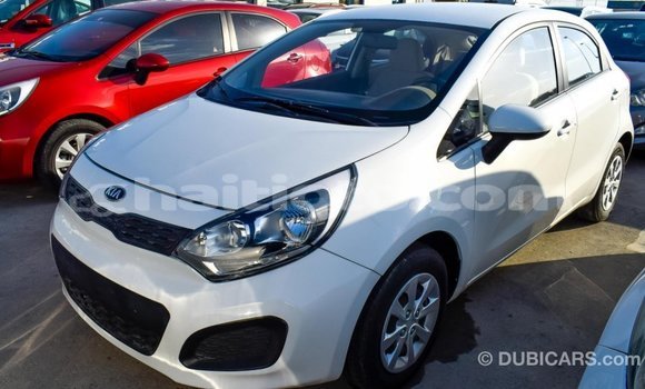 Acheter Import Voiture Kia Rio Blanc à Import - Dubai, Artibonite Acheter Import Voiture Kia Rio Blanc à Import - Dubai, Artibonite