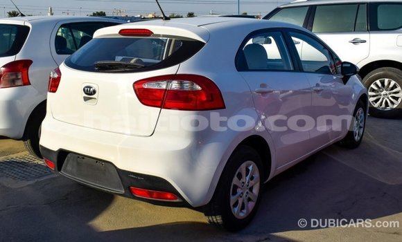 Acheter Import Voiture Kia Rio Blanc à Import - Dubai, Artibonite Acheter Import Voiture Kia Rio Blanc à Import - Dubai, Artibonite