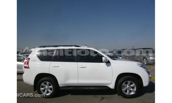 Acheter Import Voiture Toyota Prado Blanc à Import - Dubai, Artibonite Acheter Import Voiture Toyota Prado Blanc à Import - Dubai, Artibonite