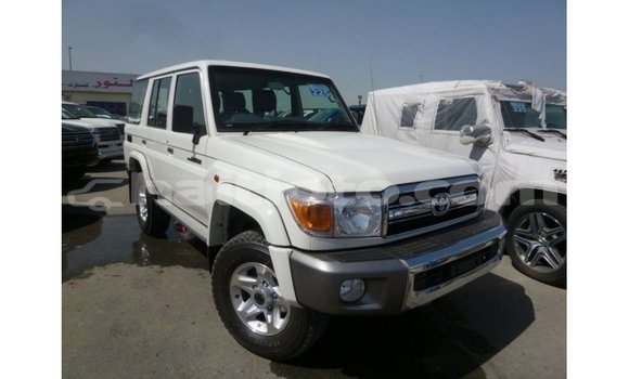 Acheter Import Voiture Toyota Land Cruiser Blanc à Import - Dubai, Artibonite Acheter Import Voiture Toyota Land Cruiser Blanc à Import - Dubai, Artibonite