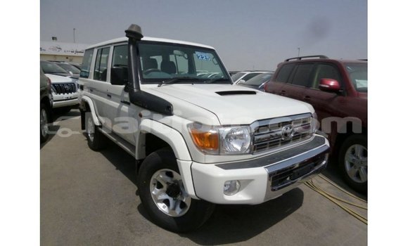 Acheter Import Voiture Toyota Land Cruiser Blanc à Import - Dubai, Artibonite Acheter Import Voiture Toyota Land Cruiser Blanc à Import - Dubai, Artibonite