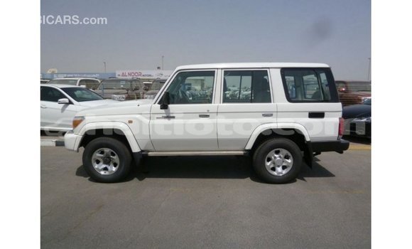 Acheter Import Voiture Toyota Land Cruiser Blanc à Import - Dubai, Artibonite Acheter Import Voiture Toyota Land Cruiser Blanc à Import - Dubai, Artibonite