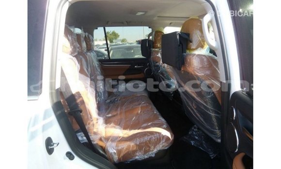 Acheter Import Voiture Lexus LX Blanc à Import - Dubai, Artibonite Acheter Import Voiture Lexus LX Blanc à Import - Dubai, Artibonite